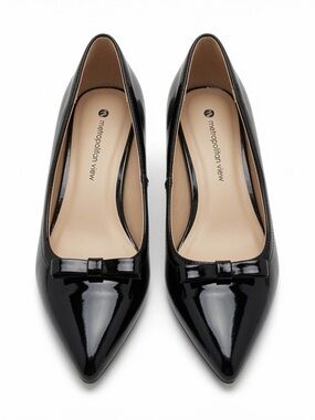 Metropolitan View Black Patent Leather Pointed Toe Kitten Heels with Bow size 6M